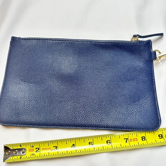 Disney Pandora Blue Clutch/Wristlet Gold Accents and Kissing Minnie & Mickey - Picture 4 of 6